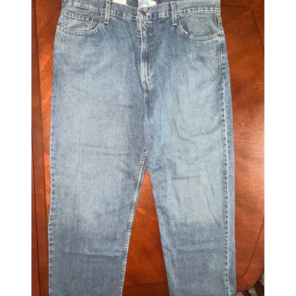 Signature Levi Relaxed Fit Jeans Men 42x32 Blue Med Wash Straight Leg Brand New